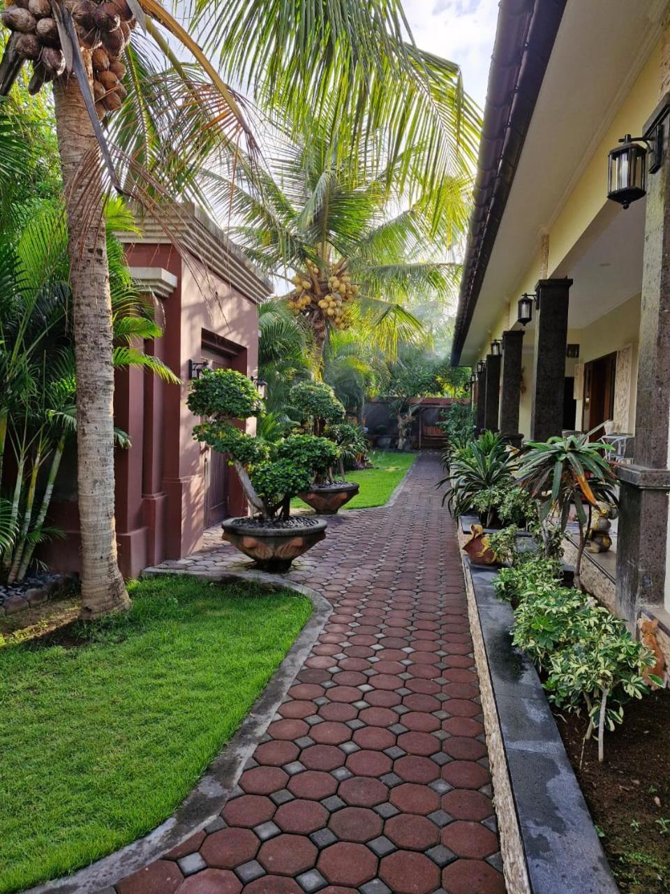 Sari Ayuning Nusa Guest House レンボンガン島 エクステリア 写真